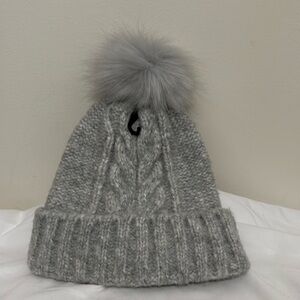 Express NWT Gray knit pom Pom beanie hat